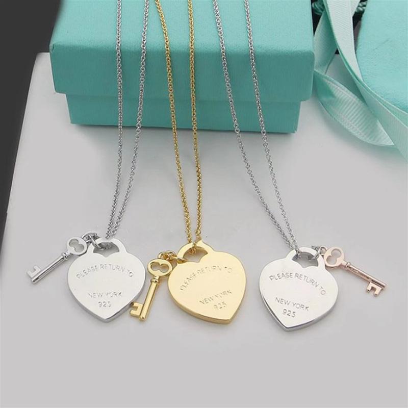 T Family Heart & Key Pendant – Fresh Versatile Collarbone Necklace for Women