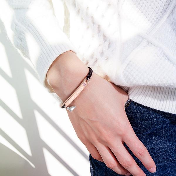 Couple Magnetic Heart Charm Bracelets - Rhinestone Decor, Rose Gift Box (1 Set) | Trendy BF/GF Jewelry for Birthdays